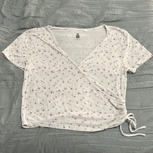 WHITE SHIRT WITH SMALL PURPLE FLOWERS. WORN ONCE. SIZE LARGE